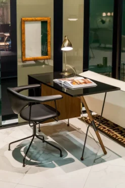 Gubi Bestlite BL2 Bureaulamp Messing/grijs -Winkel Voor Woninginrichting x886x886 0205.jpg.pagespeed.ic .J47CFPDuGY