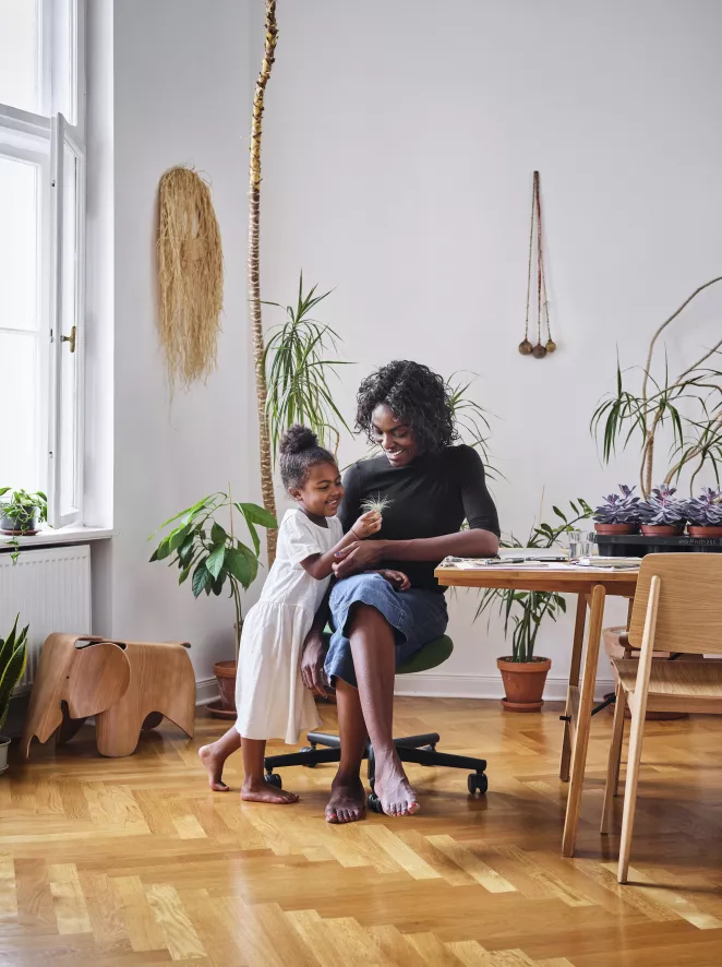 Vitra Eames Coffee Table 1140 Essen Honing Walnotenhout 12 Vitra Eames Coffee Table 1140 Essen Honing Walnotenhout - Afbeelding 10