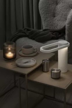 Blomus Hoop Tafellamp LED Oplaadbaar Warm Grey -Winkel Voor Woninginrichting x886x886 blomus hoop tafellamp2.jpg.pagespeed.ic .qgLmY1zNXd