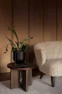 Audo Copenhagen Ingeborg Fauteuil Donker Eiken Sheepskin Honey -Winkel Voor Woninginrichting x886x886 by lassen ingeborg 2 5 zits bank sheepskin gerookt eiken onderstel.jpg.pagespeed.ic .pM gtmI g3