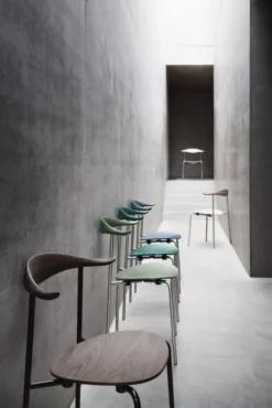 Carl Hansen & Son CH88T Powdercoated Stoel Red Brown -Winkel Voor Woninginrichting x886x886 carl hansen ch88t smoked chrome stoel.jpg.pagespeed.ic .WxulhCbgC7