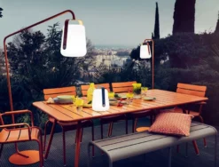 Fermob Balad Tafellamp H38 LED Oplaadbaar Honey 24 Fermob Balad Tafellamp H38 LED Oplaadbaar Honey -Winkel Voor Woninginrichting x886x886 fermob balad stand sfeer 1 2.jpg.pagespeed.ic .QTGb7izhOD