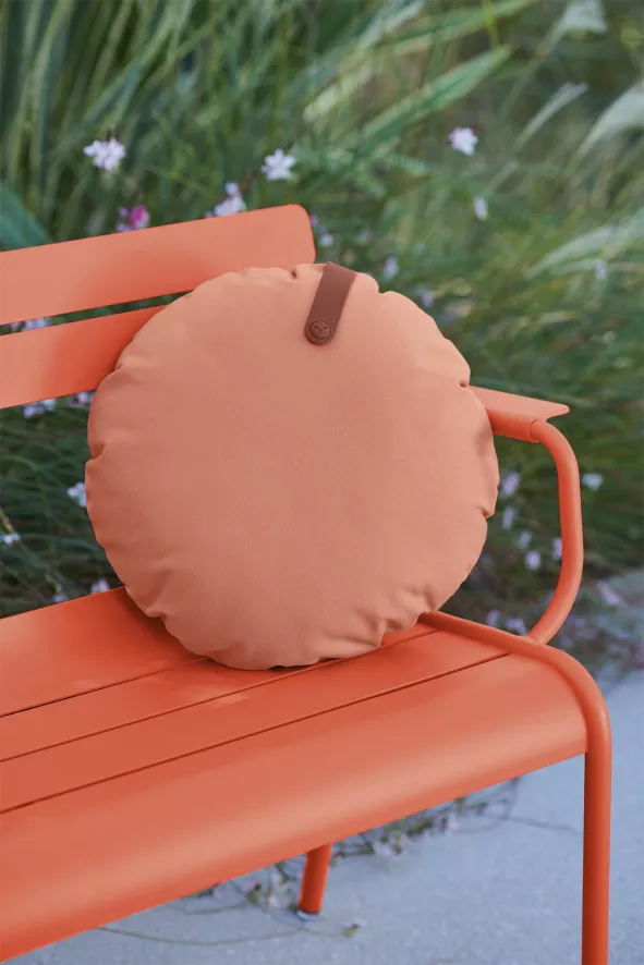 Fermob Luxembourg Tuinbank Met Rug En Armleuning Frosted Lemon 10 Fermob Luxembourg Tuinbank Met Rug En Armleuning Frosted Lemon - Afbeelding 8