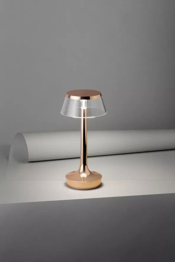 Flos Bon Jour Unplugged Tafellamp LED Oplaadbaar Koper, Kap Transparant 5 Flos Bon Jour Unplugged Tafellamp LED Oplaadbaar Koper, Kap Transparant - Afbeelding 3