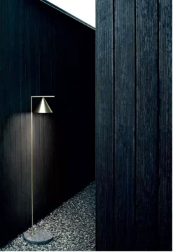 Flos Captain Flint Outdoor Vloerlamp LED 3000K Messing/lichtgrijs -Winkel Voor Woninginrichting x886x886 flos captain flint outdoor vloerlamp led 2700k8.jpg.pagespeed.ic .l3NwedCBAs