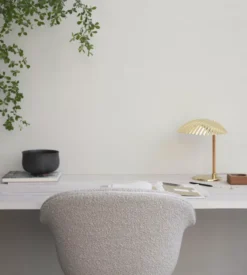 Gubi Bat Eetkamersstoel Gestof. Zwart Gabriel Fame Hybrid 1101 -Winkel Voor Woninginrichting x886x886 gubi bat eetkamerstoel gestoffeerd zwart onderstel17.jpg.pagespeed.ic .OhuxixoLFw