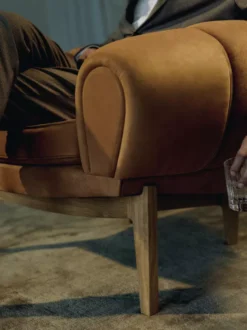 Gubi Croissant Fauteuil Eiken Chamois Cuoio 1708 -Winkel Voor Woninginrichting x886x886 gubi croissant fauteuil6.jpg.pagespeed.ic .DAajuLAQmH