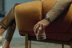 Gubi Croissant Fauteuil Eiken Chamois Cuoio 1708 -Winkel Voor Woninginrichting x886x886 gubi croissant fauteuil7.jpg.pagespeed.ic .x17yKaBn41