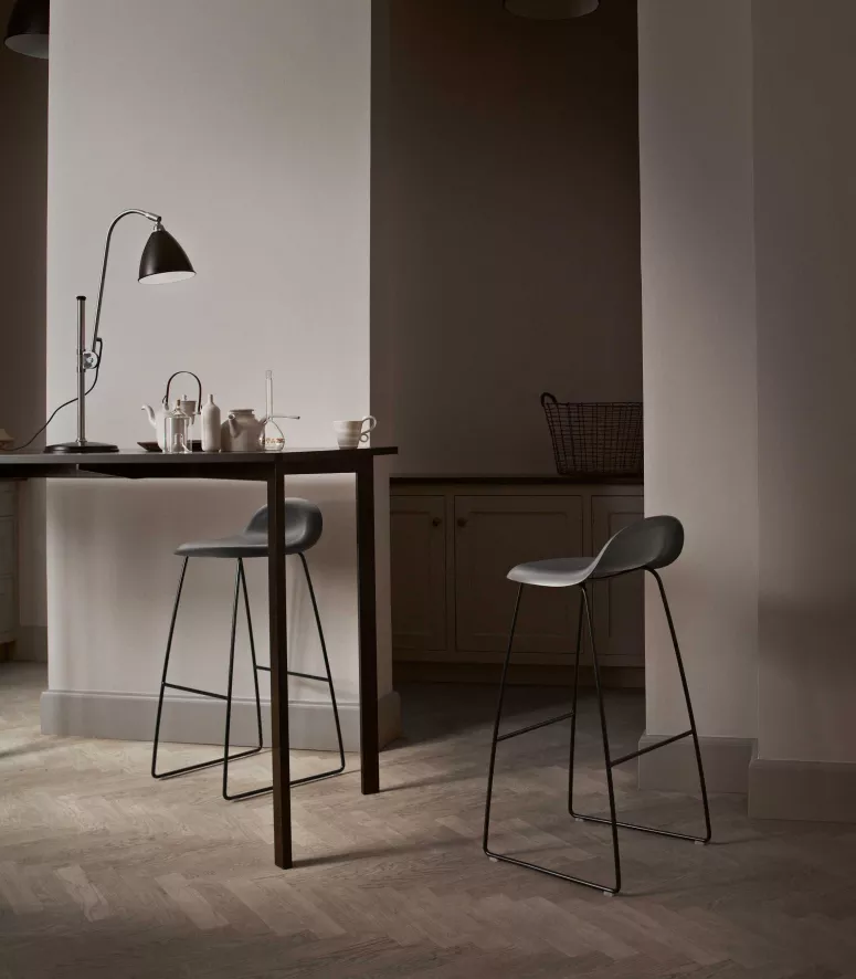 Gubi Gubi 3D Wood Barkruk, Walnoot 4 Gubi Gubi 3D Wood Barkruk, Walnoot - Afbeelding 2