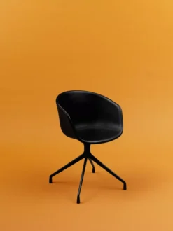 Hay About A Chair AAC21 Stoel, Sense Cognac, Zwart Onderstel -Winkel Voor Woninginrichting x886x886 hay aac21 siera black stoel sfeer1.jpg.pagespeed.ic .pndfGov8lz