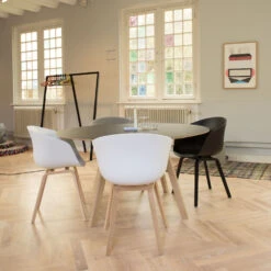 Hay Loop Stand Wardrobe Kapstok Zwart -Winkel Voor Woninginrichting x886x886 hay tafel sfeerfoto 2800x2800 1.jpg.pagespeed.ic .12DSQkB2zx