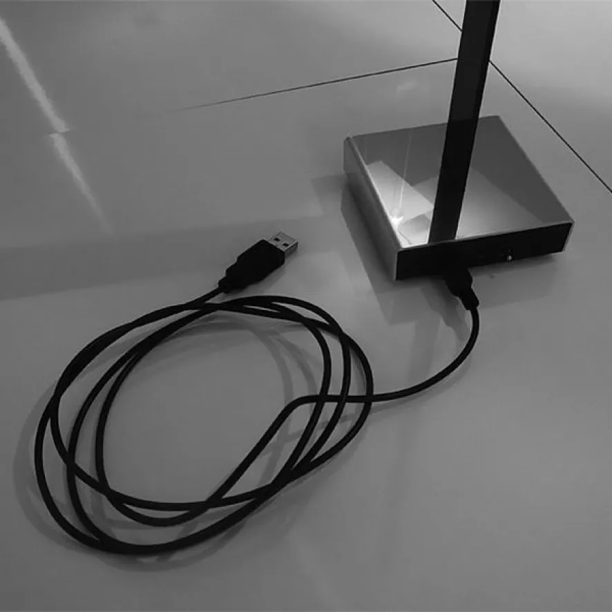 Ingo Maurer My New Flames USB Tafellamp LED Rood 5 Ingo Maurer My New Flames USB Tafellamp LED Rood - Afbeelding 3