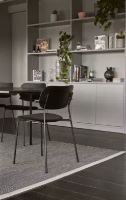 Audo Copenhagen Co Chair Stoel Zwart Met Arm Gestof. Donker Eik Champion 061 31 Audo Copenhagen Co Chair Stoel Zwart Met Arm Gestof. Donker Eik Champion 061 -Winkel Voor Woninginrichting x886x886 menu co chair stoel met armleuning gestoffeerd7.jpg.pagespeed.ic .YpcWBtKqjx