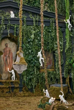 Seletti Monkey Ceiling Outdoor Hanglamp Zwart -Winkel Voor Woninginrichting x886x886 monkey standing vloerlamp9.jpg.pagespeed.ic .QIKn8OIms4