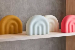 OYOY Rainbow Regenboog Tafellamp LED Oplaadbaar Cherry Red -Winkel Voor Woninginrichting x886x886 oyoy rainbow regenboog tafellamp6.jpg.pagespeed.ic .pFVGGysTq7