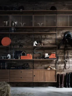 String Furniture Dressoir Large, Zwart/walnoot -Winkel Voor Woninginrichting x886x886 string display cabinet sfeer 5.jpg.pagespeed.ic .HY2RzwjgnE