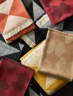 Verpan Mirror Throw Plaid 198x130 Donkergroen -Winkel Voor Woninginrichting x886x886 verpan mirror throw plaid12.jpg.pagespeed.ic .sdVxP8NkQ1