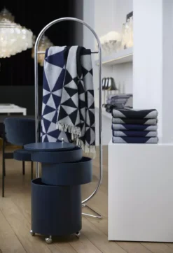 Verpan Mirror Throw Plaid 198x130 Donkergroen -Winkel Voor Woninginrichting x886x886 verpan mirror throw plaid2.jpeg.pagespeed.ic .l3iPO4 sz1