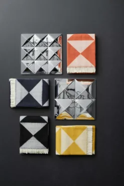 Verpan Mirror Throw Plaid 198x130 Donkergroen -Winkel Voor Woninginrichting x886x886 verpan mirror throw plaid4.jpg.pagespeed.ic .CsijjRHOwC