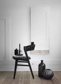 VIPP Vipp912 Spiegel Medium Wit -Winkel Voor Woninginrichting x886x886 vipp vipp912 spiegel medium6.jpg.pagespeed.ic .q8moFtAvC0