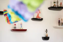 Vitra Corniches Wandplank Japans Rood Large -Winkel Voor Woninginrichting x886x886 vitra corniches kast small medium large sfeer 3 2.jpg.pagespeed.ic .kk2UylHU0L