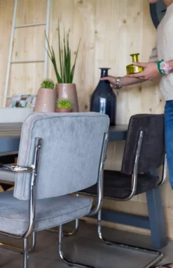 Zuiver Ridge Rib Stoel Met Armleuningen Grijs -Winkel Voor Woninginrichting x886x886 zuiver ridge rib stoel setting sfeer1 1.jpg.pagespeed.ic .TafbNIGw k